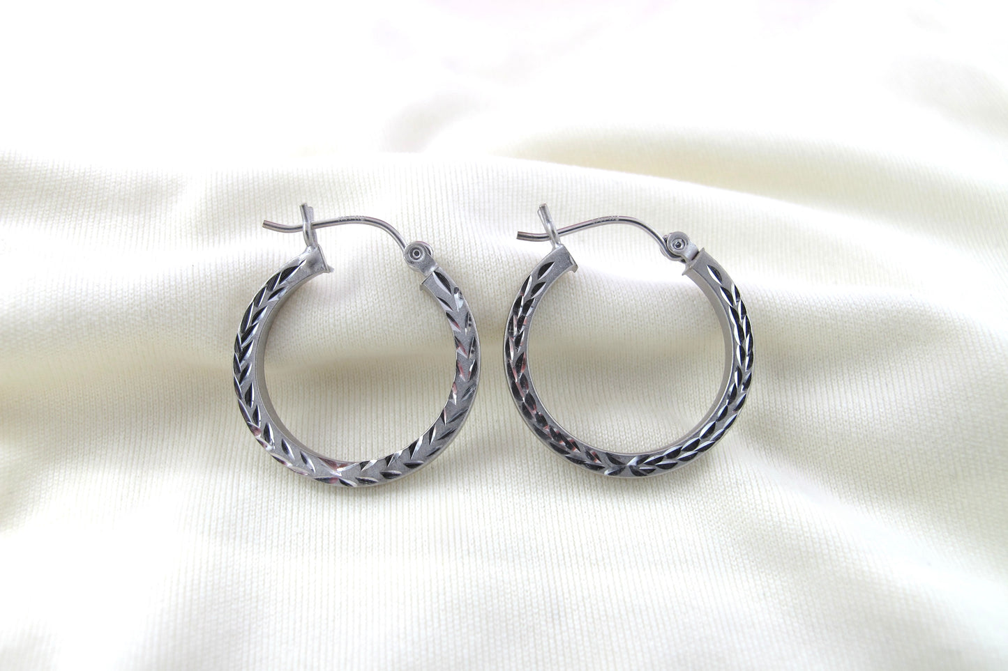 Lily- 14KT White Gold 20mm Diamond Cut Square Tube Hoop earrings